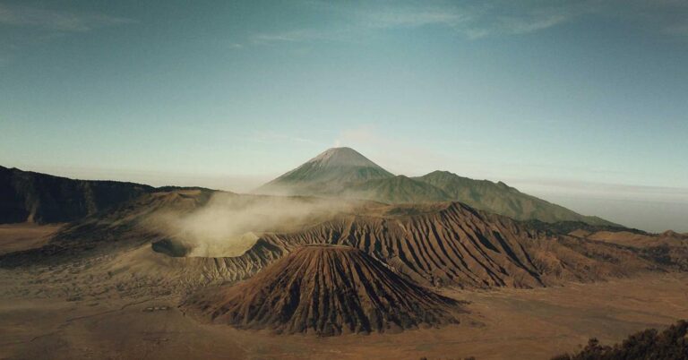 How to Use Regional Hubs to Find Cheap Flights to Bali Indonesia